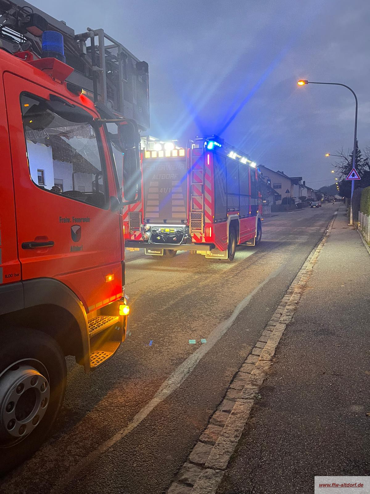 Brand – Im Gebäude – Garage – Freiwillige Feuerwehr Altdorf